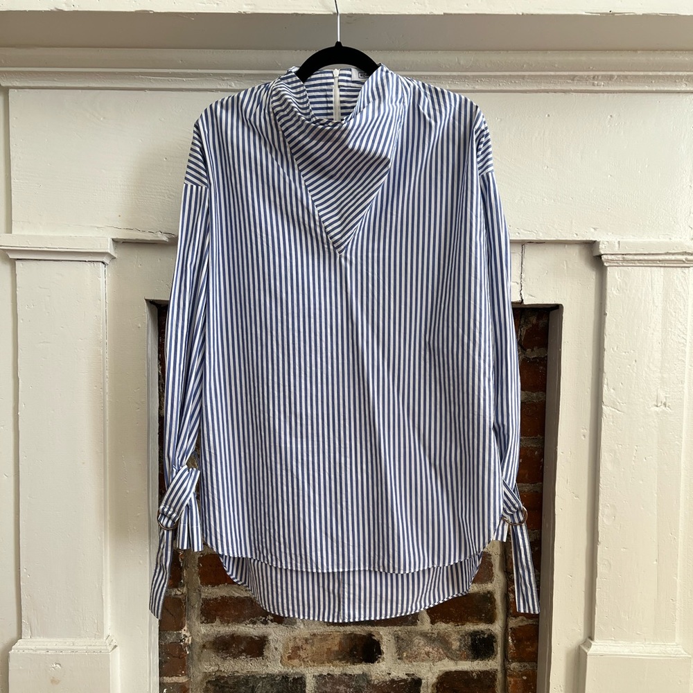 Nomia blue and white striped top (size m)